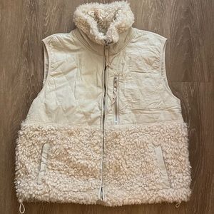 Abercrombie Sherpa vest. Size L